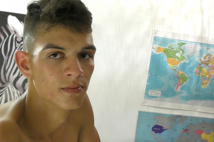 DROP DEAD Gorgeous Boy &#128519; fucks his 10" &#128019; RAW creampieing my bum &#128064;