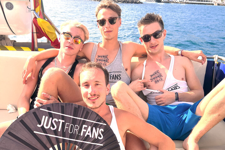 HYB lads sent 2 collect cum @Sex-crazed Public &#x1F171;&#xFE0F;&#x1F171;&#xFE0F; boat party