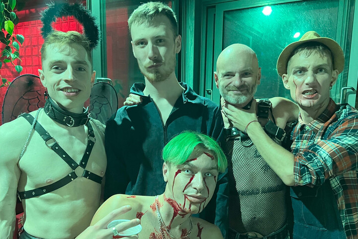 GIGANTIC &#x1F383; Halloween PARTY/SEX-Chillout 2x cute teens bottom for EVERYONE!  1oo% gen
