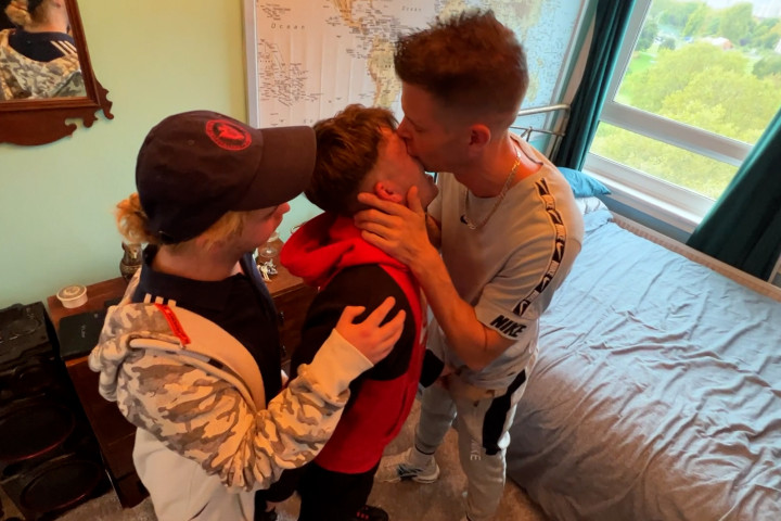 Horny Filthy 3 way fuck with SEXY FTM chav boy &#x1F9E2; CUM PLAY Tag team creampie fuck