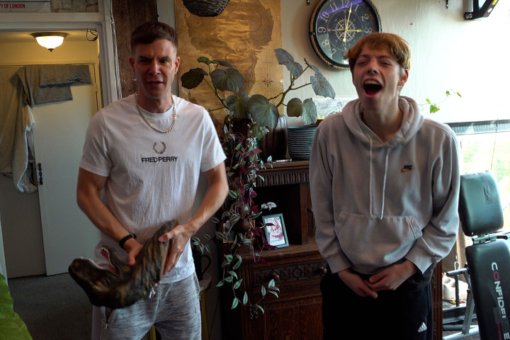 Gettin 2 know &#x1F4F9; Super Fit 19yr, pop star looks, proper chav &#x1F9E2; takes CUM up the arse