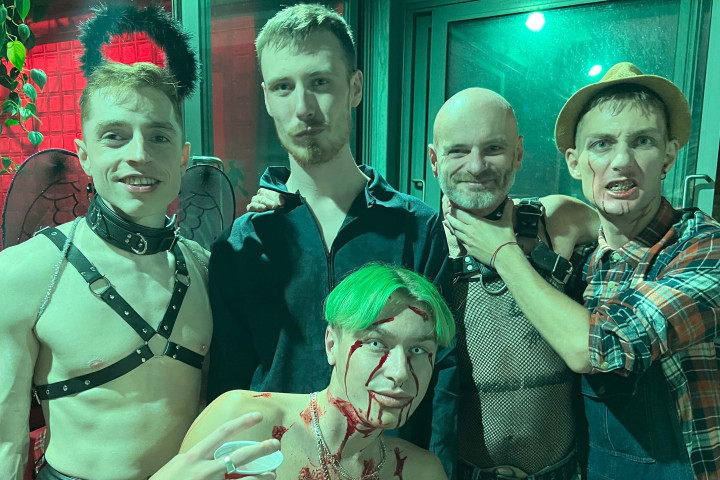 GIGANTIC &#x1F383; Halloween PARTY/SEX-Chillout 2x cute teens bottom for EVERYONE!  1oo% gen
