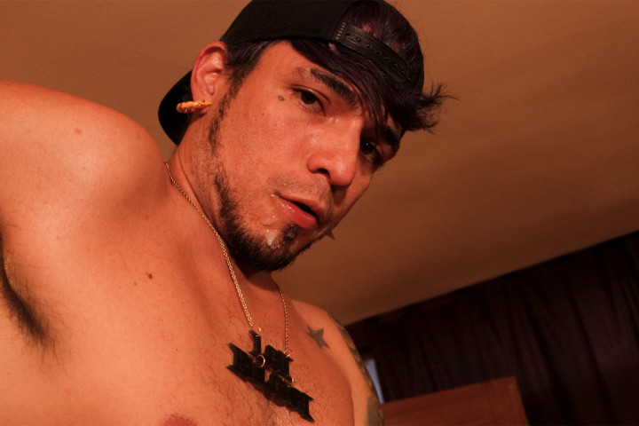 QUEEN VIC STYLE BAR IN SPAIN SERVES UP PINTS OF CUM