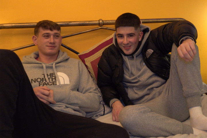 2x Estate FIT-as-FUCK &#x1F975; flawless CHAVS Desperate 2 cum BF's loose control