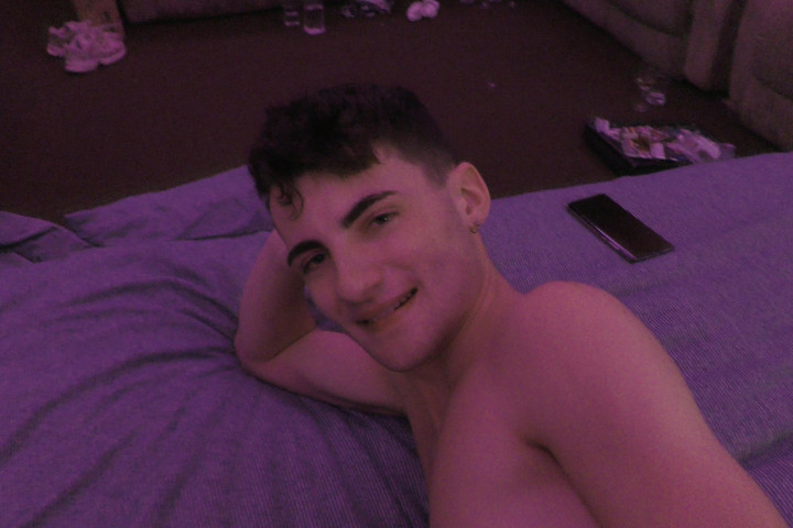 20yr French stunner staying over NO ❌ Pull out middle of night 🌙 sneak FUCK