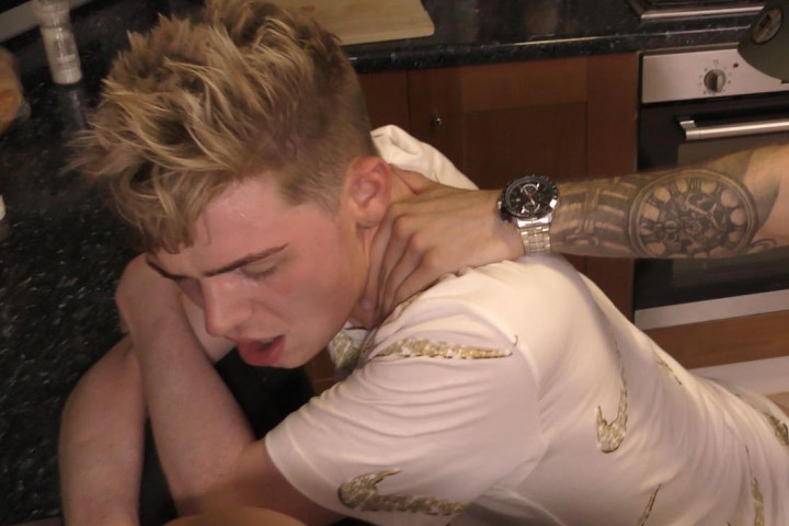 2 Perverted sex Addicts pump n drench 2 🔥 ladz Nealling on 🪑 arses out