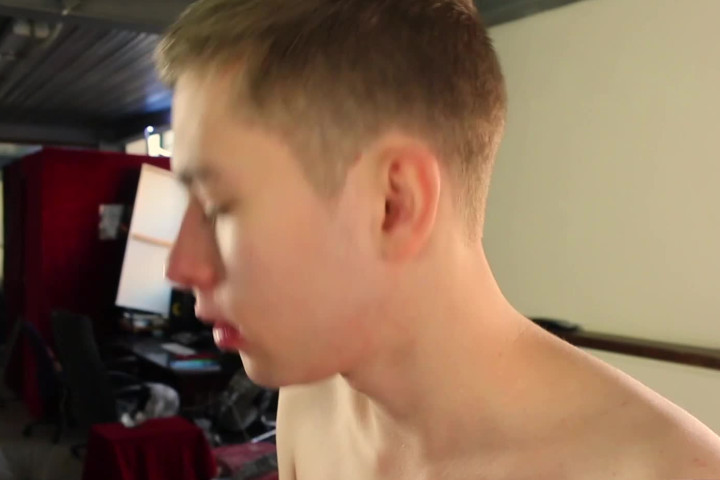 Teen 4sum Double Penetrated n creampied & Twink cum as lube 💦