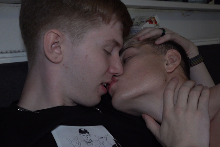 3 Cute twinks Spit-Roasted 🔥 on a Stranger's Bed 🛌